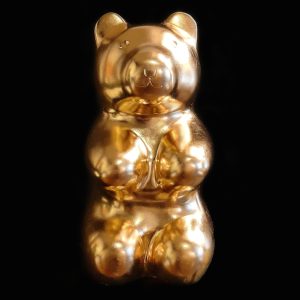 gold bären figur Kunst wien jelly bear jellypoolbear lumi Bär Plastik Figur Manuel Stepan nft wien nft artist