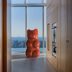 bären figur Kunst wien jelly bear jellypoolbear lumi Bär Plastik Figur Manuel Stepan nft wien nft artist