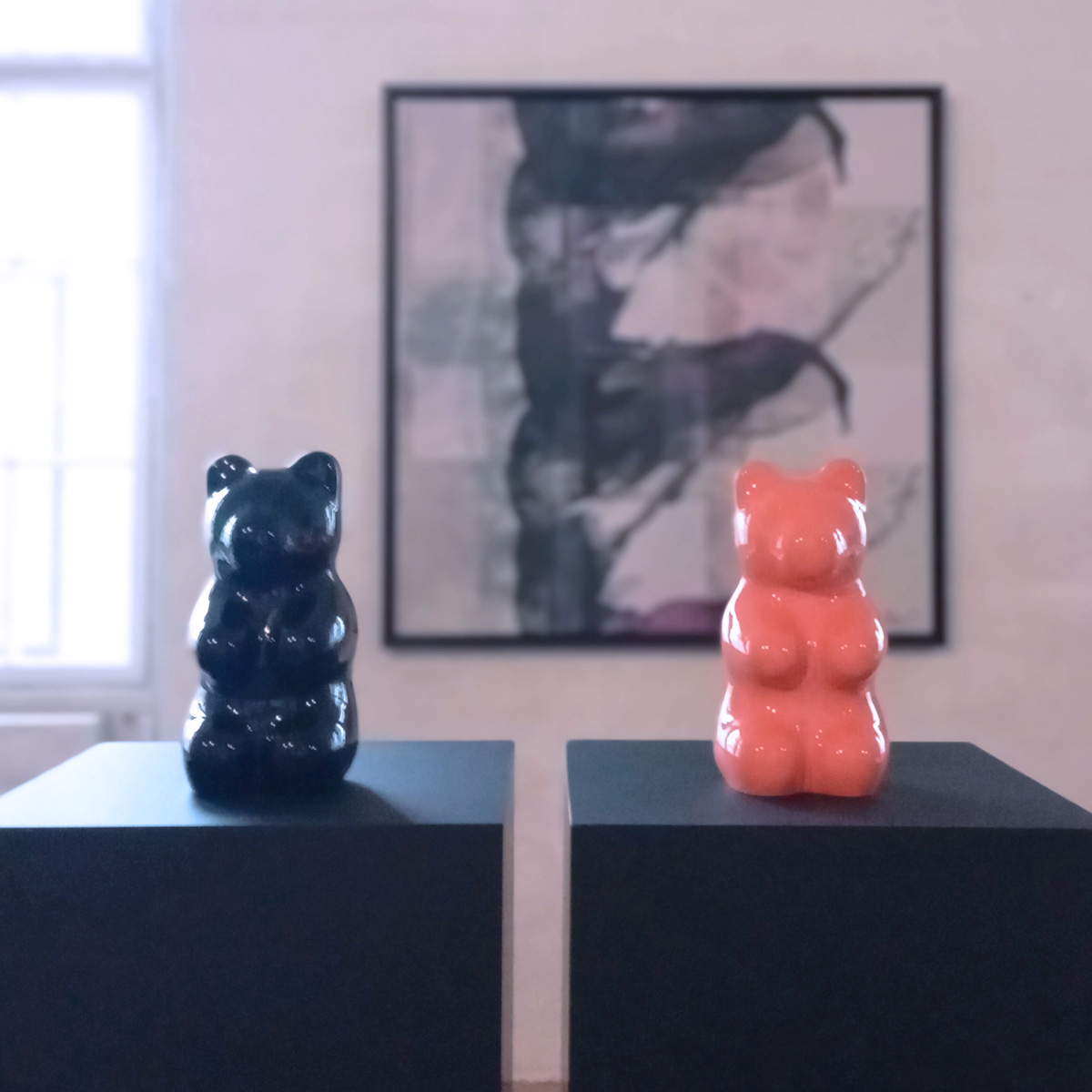 bären figur Kunst wien jelly bear jellypoolbear Lumibär lumi bär bunter deko bär Plastik Figur Manuel Stepan nft wien nft artist